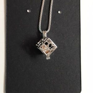 Vantel Pearls Love Box cage necklace